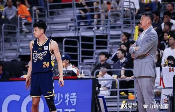 沙巴电竞-你可是现役国手啊？运动战0分+4失误+发球被断，主帅冲他一顿怒吼